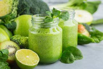 Green smoothie with vegetables for healthy, raw, vegan diet - obrazy, fototapety, plakaty