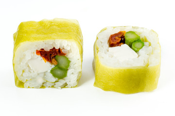 roll sushi