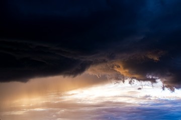 Obraz premium Stormy sky . Dramatic sky before storm . day is more rainy