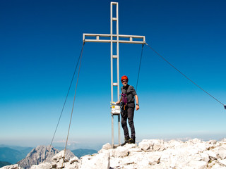 Auf dem 2370 m hohen Gipfel des Hochtor in den Ennstaler Alpen - der Gipfel wird von Gstatterboden...