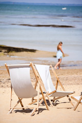 Fototapeta na wymiar Femme en vacances à la plage en France. Noirmoutier en Vendée