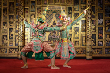 Thai pantomime character Performing a beautiful dance