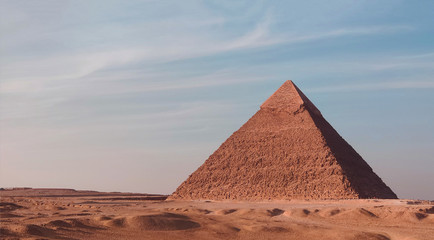 The Great pyramid of Giza, Egypt Khufu on a sunny day - obrazy, fototapety, plakaty