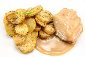 chicken cutlet with cream and potatoes 