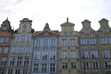 Fototapeta na wymiar multi-colored houses of the streets of Gdansk, Poland
