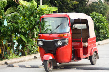 tuktuk of Roatán