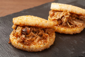 牛肉のライスバーガー