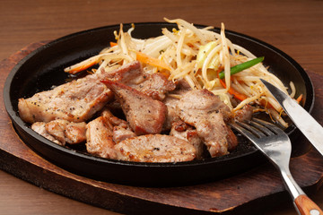 豚肉の一口ステーキ