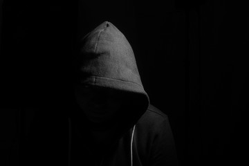 Fotografia Monocroma de un caso misterioso de hackers