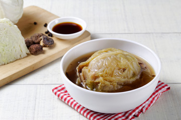 vegetarian food, Braised Cabbage with Shiitake Mushroom Soup