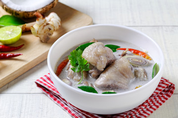 Thai Chicken Coconut Soup (Tom Kha Gai)