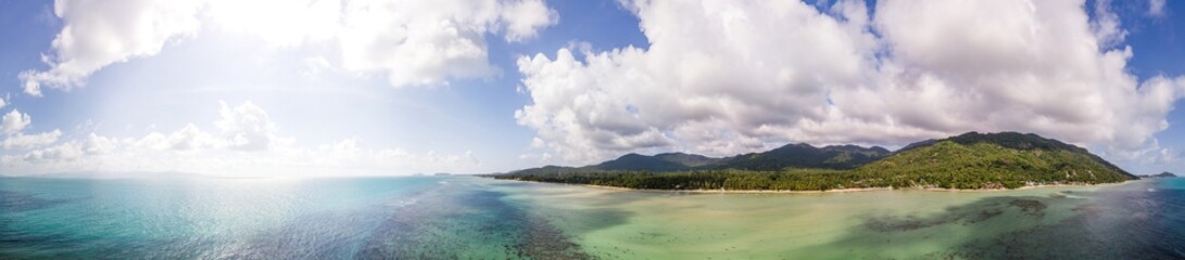 Obraz premium panoramic view from the air on the coastline of Koh Phangan island. Thailand