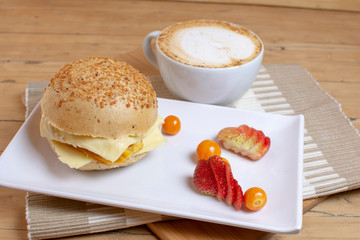  Combo sandwich with cheese and Colombian coffee