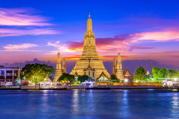 Wat Arun Temple of dawn in Bangkok landmark of Thailand after restoration, 2018. - obrazy, fototapety, plakaty