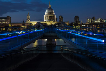 St. Pauls cathedral and Milenium bridge at night.