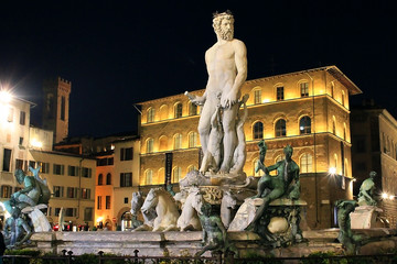Fototapeta na wymiar Florence evening. Neptune Fountain