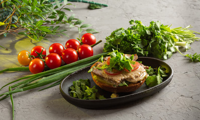 bruschetta with roast beef - baked veal tenderloin with salted cucumber, tomato, spinach and mustard sauce on a warm fried bun