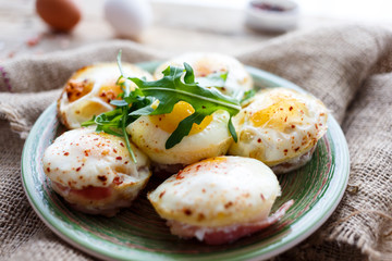 egg with bacon