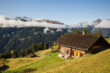 Fototapeta na wymiar Schöne Herbststimmung in den Alpen