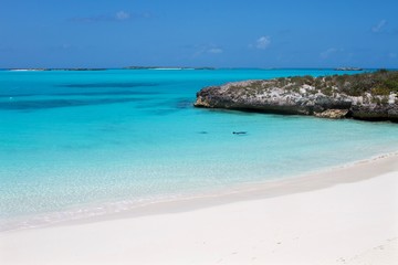 Fototapeta na wymiar Caribbean turquoise sea water, Great Exuma island, Bahamas 