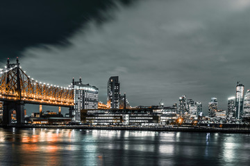Fototapeta premium Roosevelt Island and the Queensboro Bridge