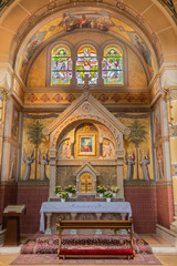 VIENNA, AUSTRIA - FEBRUARY 17, 2014: Side altar with the Glorious paint of Virgin Mary by unknown Italian painter from 15 - 16. cent. in Carmelites church in Dobling.