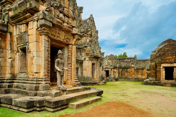 Fototapeta na wymiar Prasat Hin Phanom Rung (Phanom Rung Stone Castle)