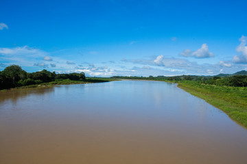 Fototapeta na wymiar Río Grande de Terraba en Costa Rica