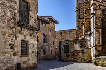 Fototapeta na wymiar Medieval courtyard in Barcelona, Catalonia, Spain