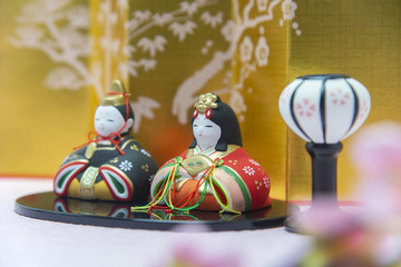 ひな祭りイメージ　ひな人形と屏風