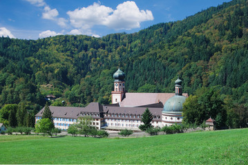 Blick auf das Kloster St.Trudpert in Münstertal,Schwarzwald,Deutschland - obrazy, fototapety, plakaty