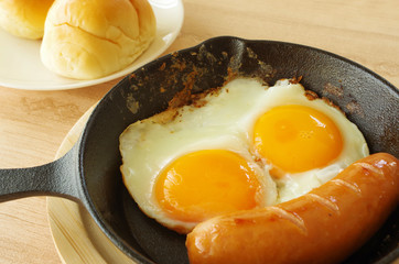目玉焼きとウィンナー