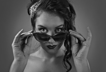 strict mistress with sunglasses - obrazy, fototapety, plakaty