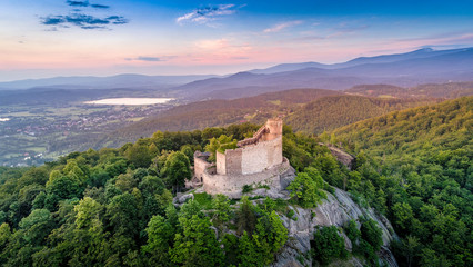 Fototapeta na wymiar Chojnik Castle aerial view