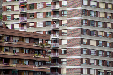 Fototapeta na wymiar moderne Fassaden in Bilbao