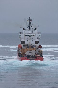 Eisbrecher in der kanadischen Arktis