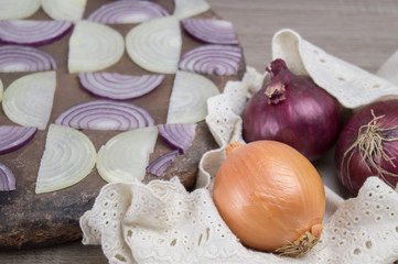 White and red onions.