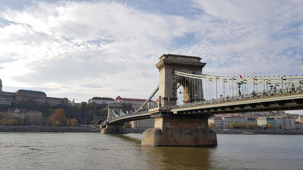 Obraz premium Chain Bridge over Danube River in Budapest