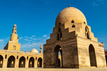 Obraz premium The Mosque of Ahmad Ibn Tulun is located in Cairo, Egypt. It is the oldest mosque in the city surviving in its original form, and is the largest mosque in Cairo in terms of land area