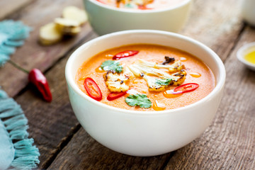 vegetable cream soup with cauliflower