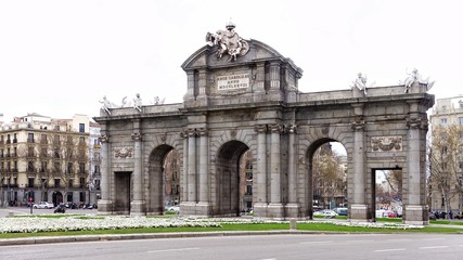 Fototapeta na wymiar Alcalá Gate in Madrid, Spain