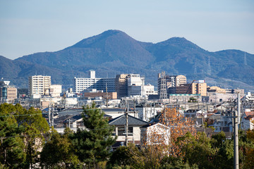 Fototapeta na wymiar 大阪平野から見る二上山