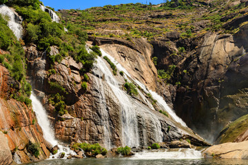 Fototapeta na wymiar Cascada del Ezaro, one of the most beautiful waterfalls in Spain