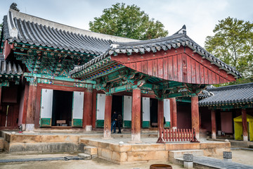 Obraz premium Gyeonggijeon shrine mail hall or Jungjeon view a typical T-shaped building of Joseon dynasty Jeonju South Korea