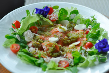 salmon salad, spicy salmon salad