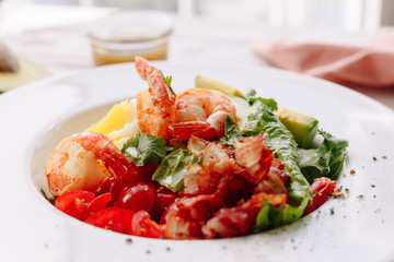 shrimp and bacon vegetable salad