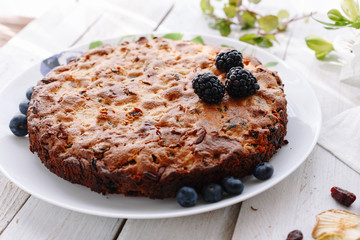 blackberry and blueberry pie