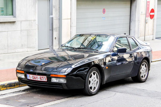 Porsche 944