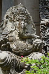 Fototapeta na wymiar Ganesha Statue in Bali aus Stein