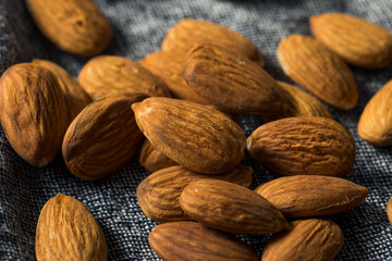 Raw Organic Shelled Almonds